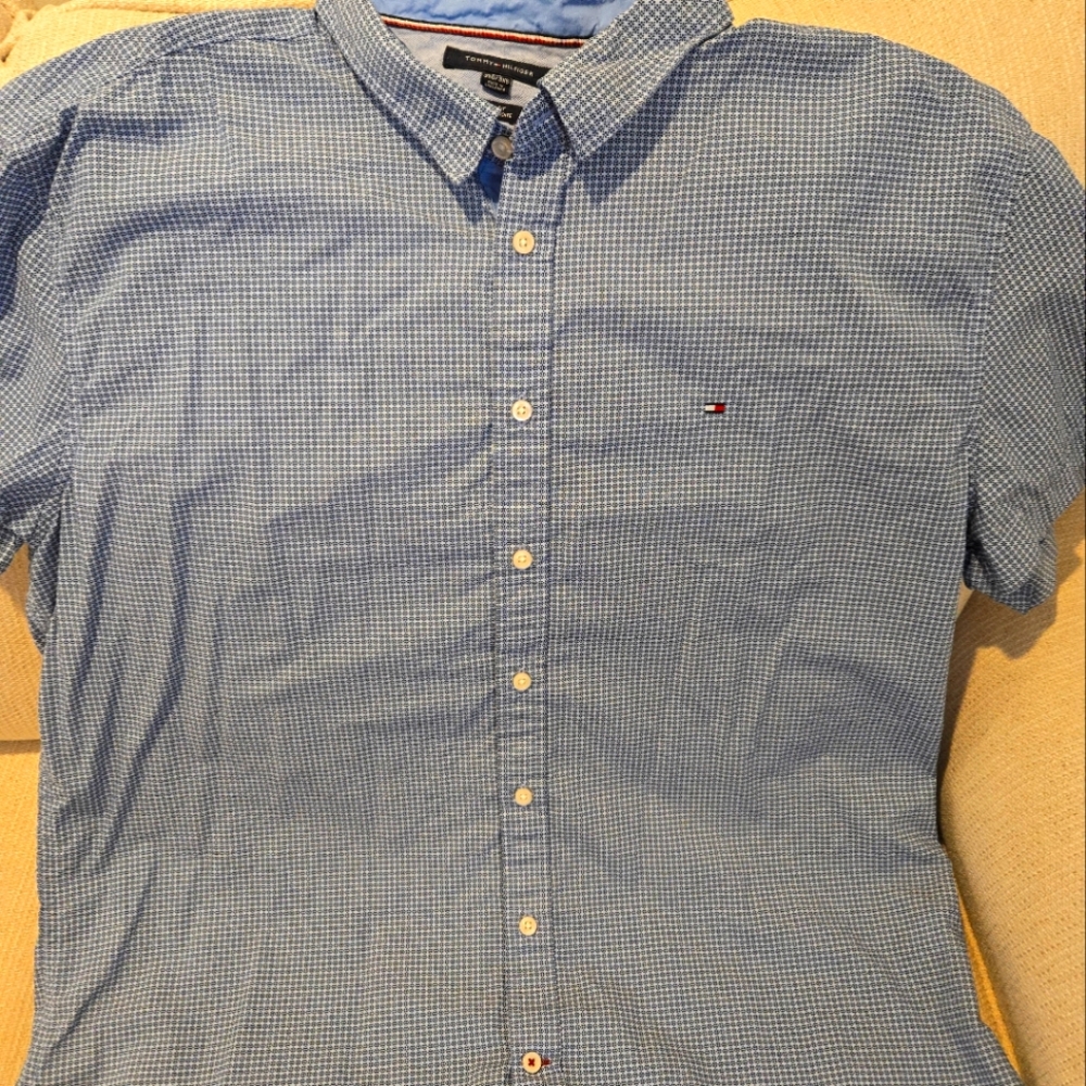 Men's Tommy Hilfiger casual short sleeved buttoned down shirt